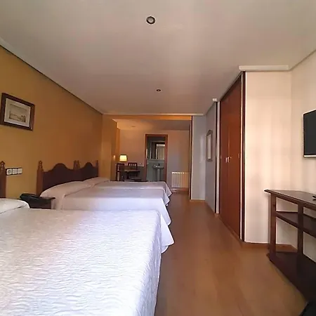 Favila Hotell