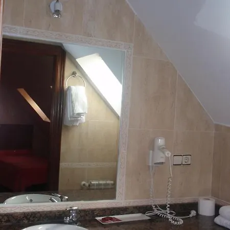 Hotell Favila Oviedo